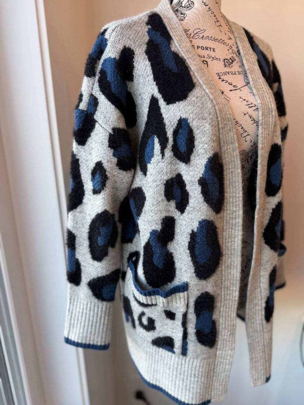Blue-black leopard print open-front cardigan with pockets